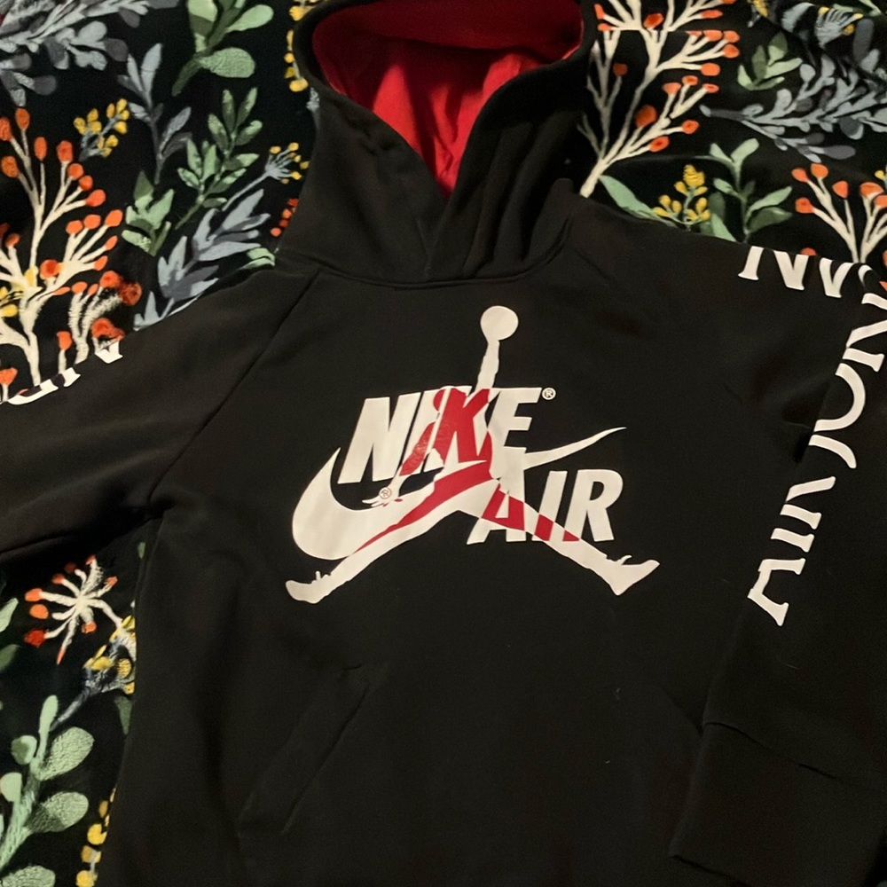 Like new boys cozy hoodie 🙌🏽